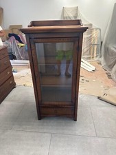 Mobili antichi e antiquariato-Vetrinetta antica