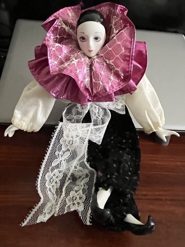 Bambola ballerina misteriosa