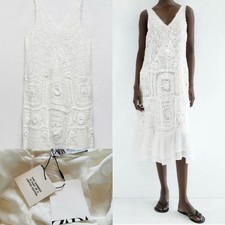 Abito bianco nuovo con