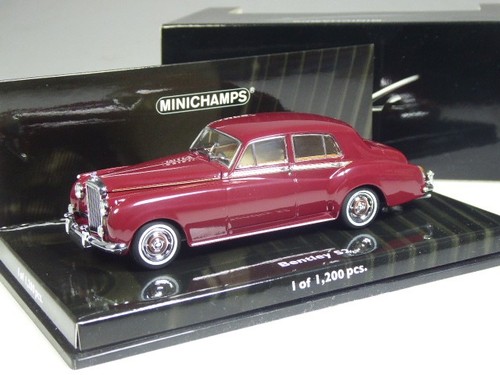 Minichamps 436139951 - (yg-47),