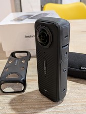 Action Cam Insta360 X4 8K + 3 Batterie + Cover supplementare
