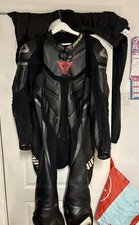 ** Tuta in pelle Dainese Avro