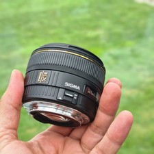 Sigma EF LENS 30mm F1.4 EX DG