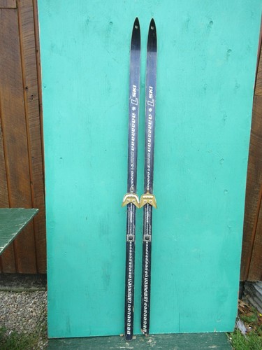 Vecchi sci neve vintage in - da,