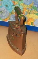 ANTICO FERRO DA STIRO IN GHISA