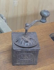 Macinino Antico  In Metallo