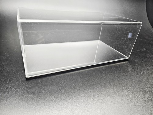 Teca plexiglass con fondo - 1:18,