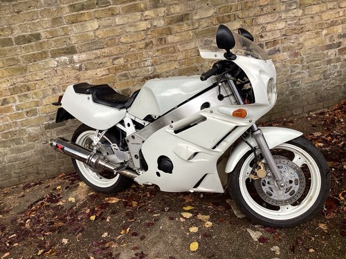 Regolatore raddrizzatore