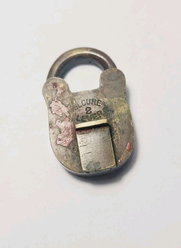Vintage small brass secure - small, 2"