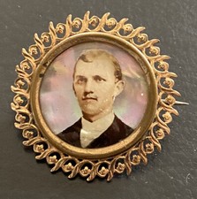 Grazioso Antico Spilla Stile