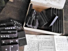 GIOCO DEL DOMINO CON TESSERE  IN LEGNO . EPOCA ANNI 30/40