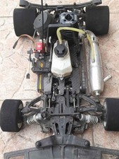 modellino rc a scoppio completo di accessori e pezzi di ricambio oltre ruote