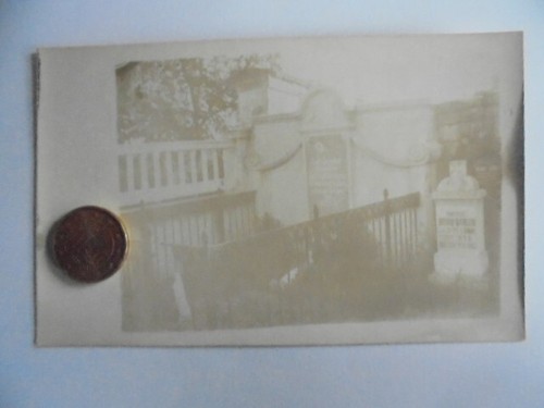 Foto tomba 1870 cimitero - foto,