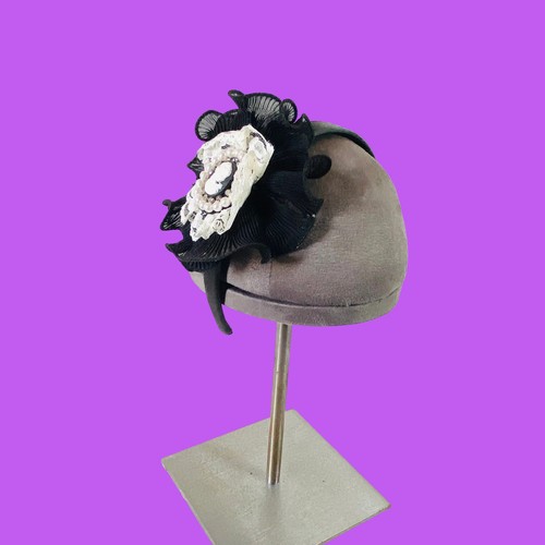 Fascia fascinator con volant - con,