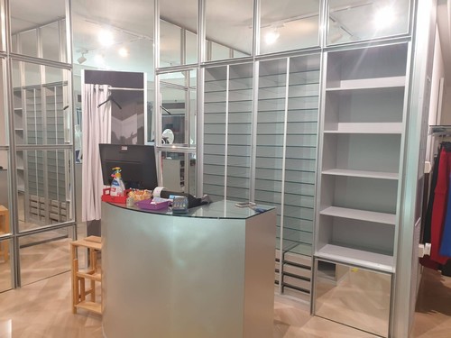 Vendo arredamento negozio - vendo,