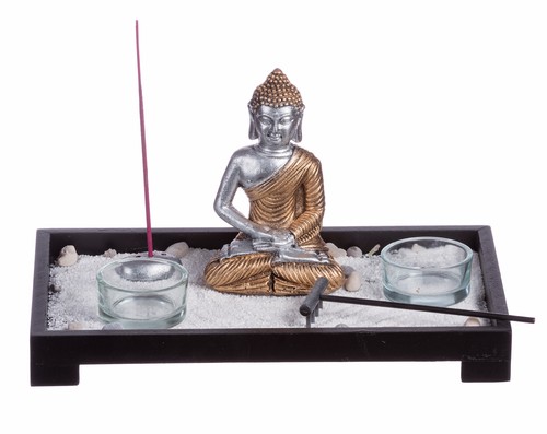 Giardino zen rettangolare con