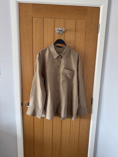 Camicia nuova con - , etichette