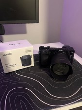 Sony A6300 con Viltrox AF 25