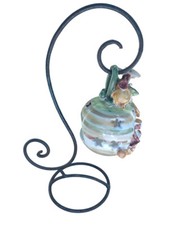 Porta candela sospeso in ceramica e ferro rappresenta Presepe Natale Natività