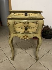 Comodino bombato veneziano