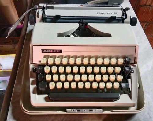 Macchina scrivere vintage - scrivere,
