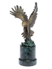 Scultura in bronzo aquila