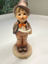 Figurina Goebel Hummel - "Cantante di strada" #131 - TMK-3 1960-1972. Crazing