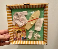 NUOVO VECCHIO STOCK Skateboard Set #1505 Ricky Vintage COMPLETO Outfit Anni 60 Barbie