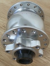 Mozzo dinamo 6 bulloni Schmidt Son28 110x15 argento 32H