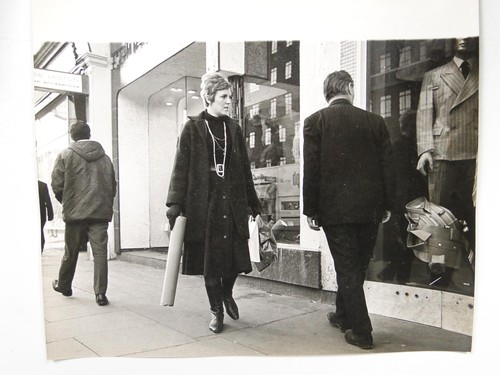 Woman pavement les leston - woman,