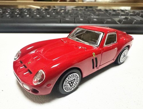 Modellino auto giocattolo