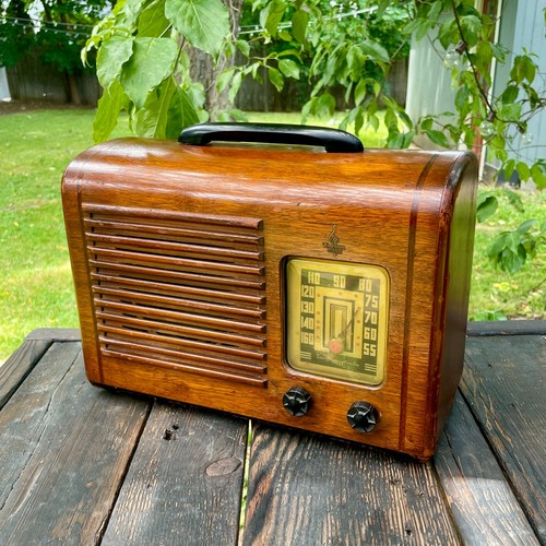 Antica radio legno - in, emerson