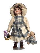 BAMBOLA DI PORCELLANA VESTITO IN STOFFA GRIGIO AZZURRO LAVORATA A MANO CM 40