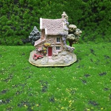 Lilliput Lane Windy Ridge Cottage  Boxed with  deed   17th  Century U1B1