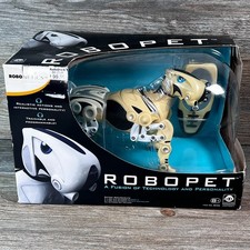 Robot cane giocattolo