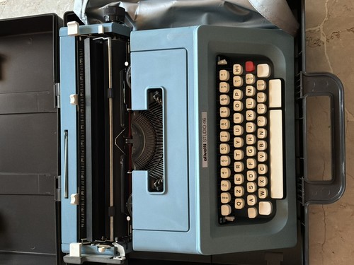 Olivetti studio - studio, 46