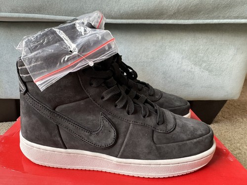 John elliott nike - john,