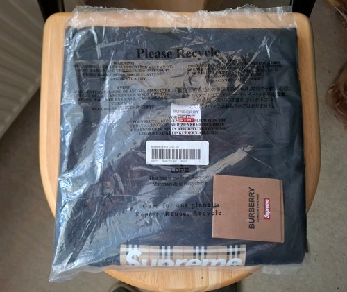 Supreme burberry tshirt nera - x,