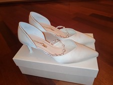 Scarpe da sposa nuove con