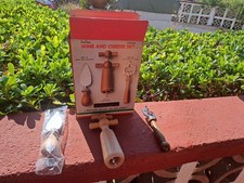 Pedrini Set Cavatappi Apribottiglia E Coltello Da Formaggio