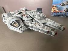 75105 LEGO Millennium Falcon - con Minifigures