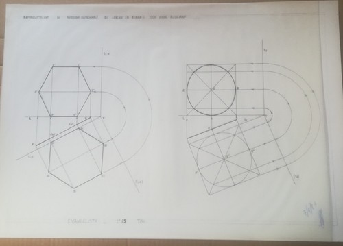 Una tavola disegno tecnico - una, di