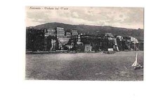 Sorrento (Napoli): Veduta dal Mare. Cart. fp primo '900 (barca a vela, animata)