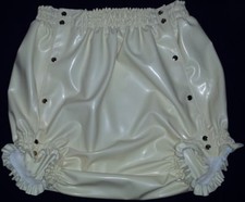 Pannolini/bottoni, modello