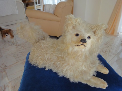 Antico giocattolo cane