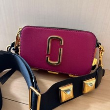 Borsa a tracolla con borchie