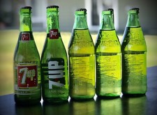 Old Vintage 7-Up Beverages