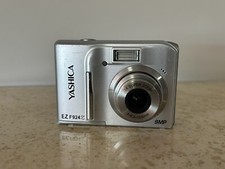 Yashica EZ F924z mini fotocamera digitale ottime condizioni funzionante