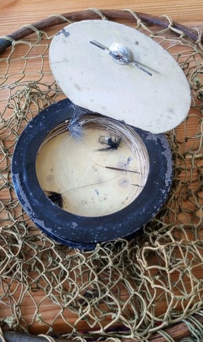Antica latta circolare
