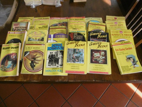 Lotto libri gialli varie - lotto, 24